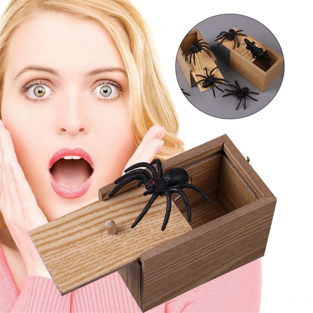 Streich-Spinne erschrecken