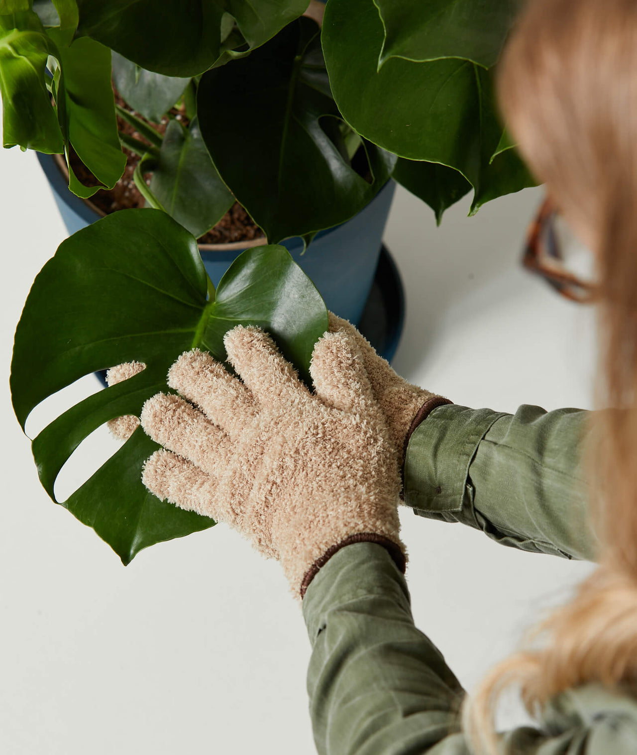Microfiber Dusting Gloves, Dusting Cleaning Glove for Plants | Slicier